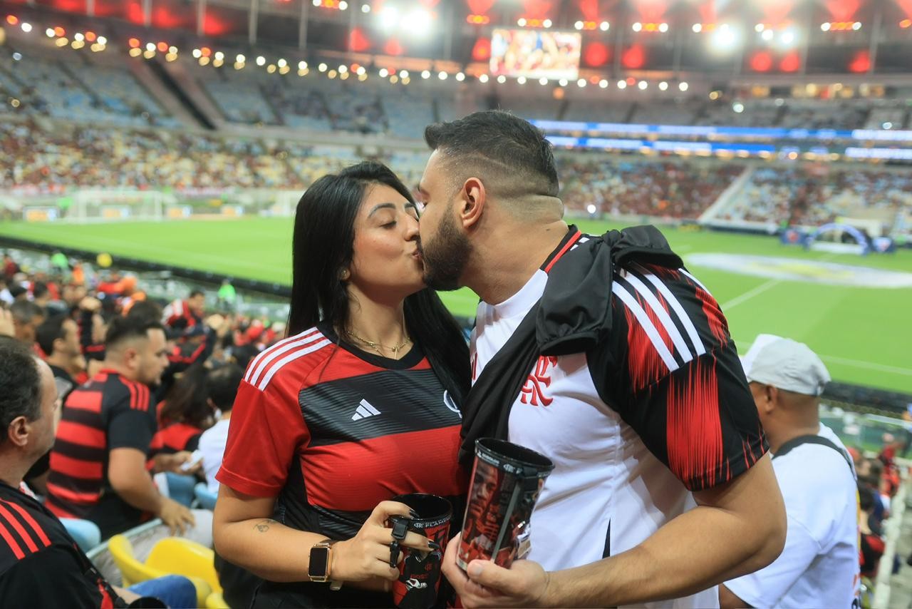 Nação e mulheres unidas: como fã engajou post para ganhar viagem e ver Flamengo na final da Liberta