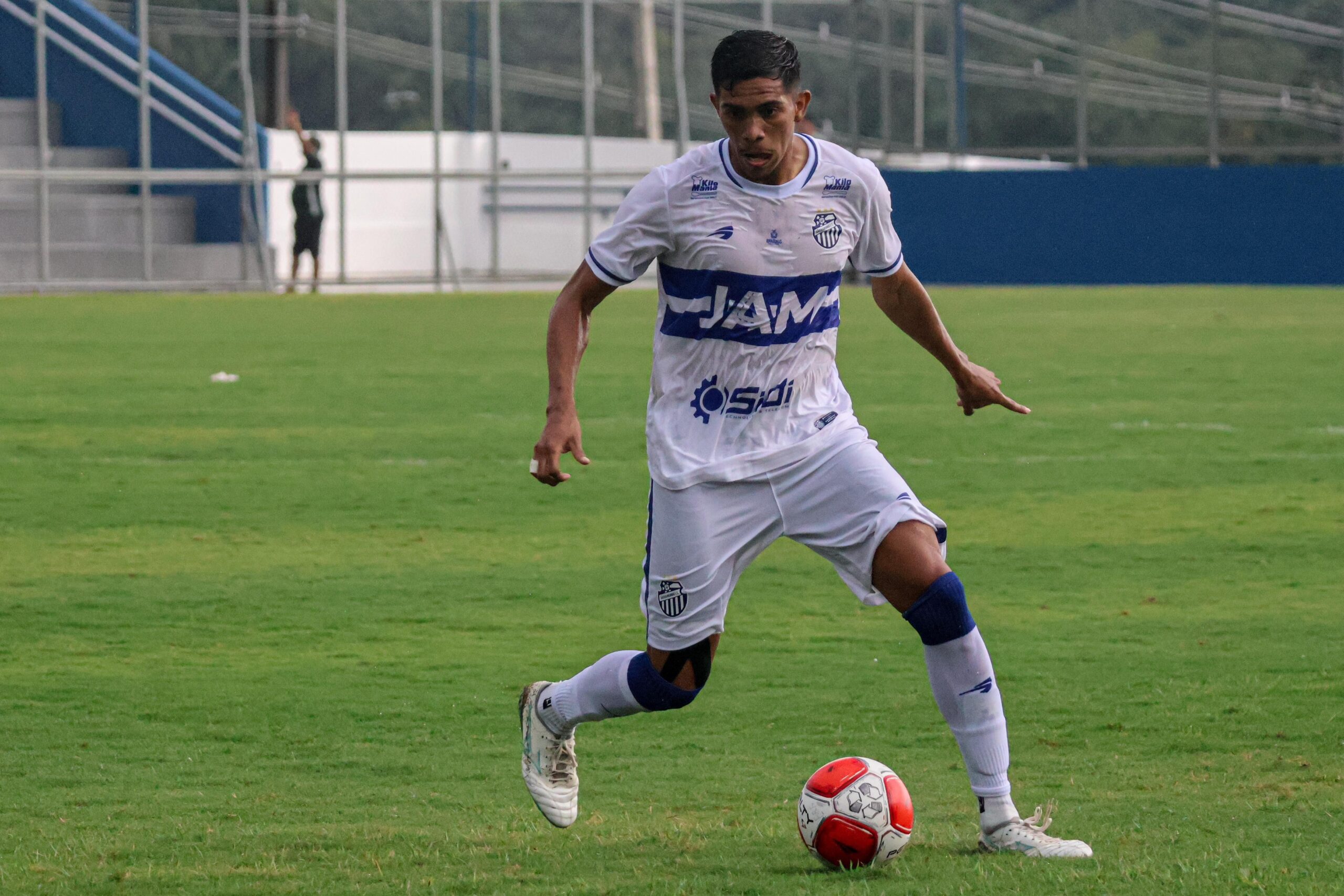 São Raimundo-AM anuncia o retorno do zagueiro Eric para o estadual 2026