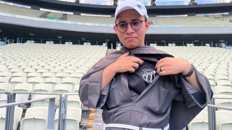 Frei “adota” o Ceará e concilia rotina religiosa com paixão pelo clube