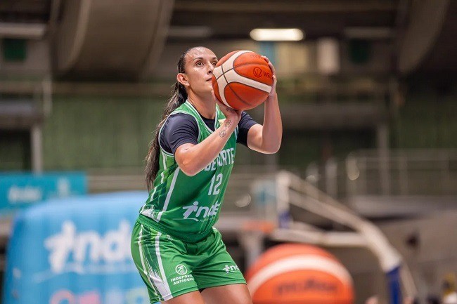 Sampaio anuncia segunda colombiana e deve ter apenas três jogadoras renovadas; saiba quais