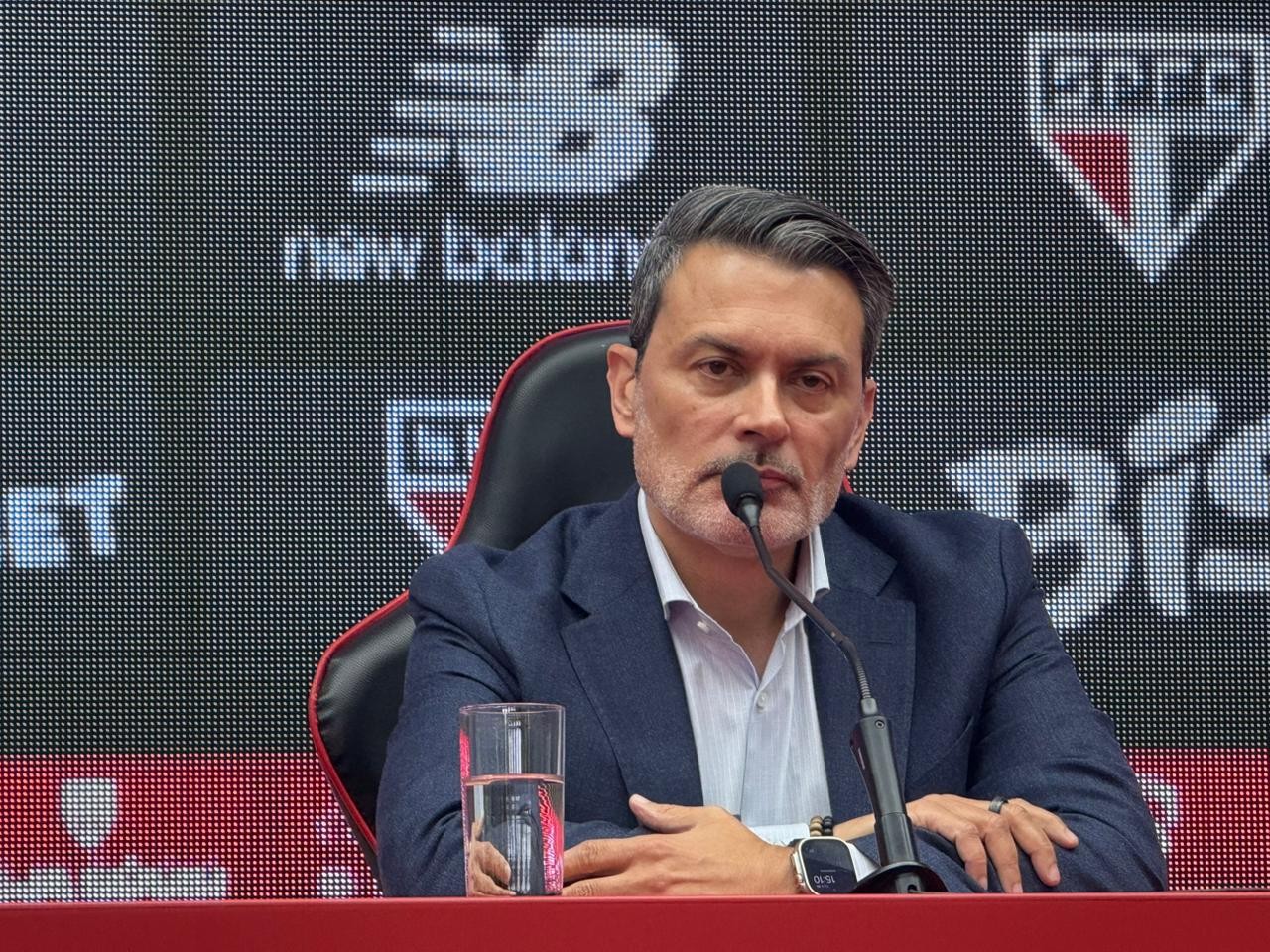 Diretor minimiza desabafo de Luiz Gustavo e vê resultado vexatório do São Paulo: “Nada justifica”