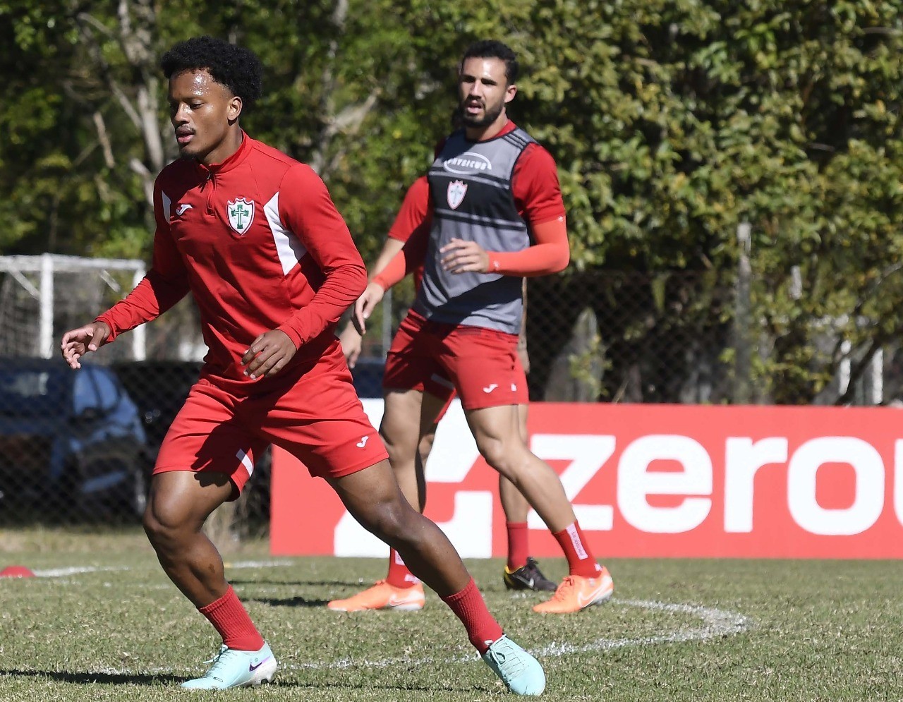 Keven Coloni e Lucas Hipólito se recuperam e voltam aos treinos da Portuguesa