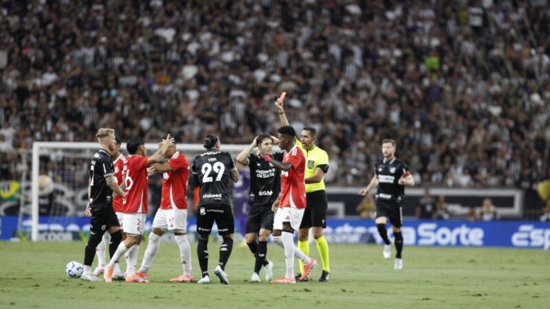 Atuações do Ceará: expulsão de Vina é determinante em derrota para o Inter