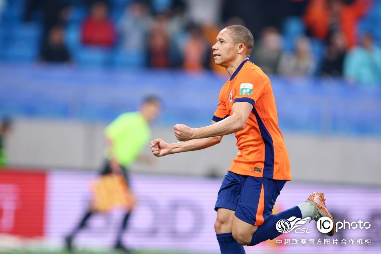 Mbappé de Xerém, Wellington Silva marca duas vezes na última rodada do Campeonato Chinês