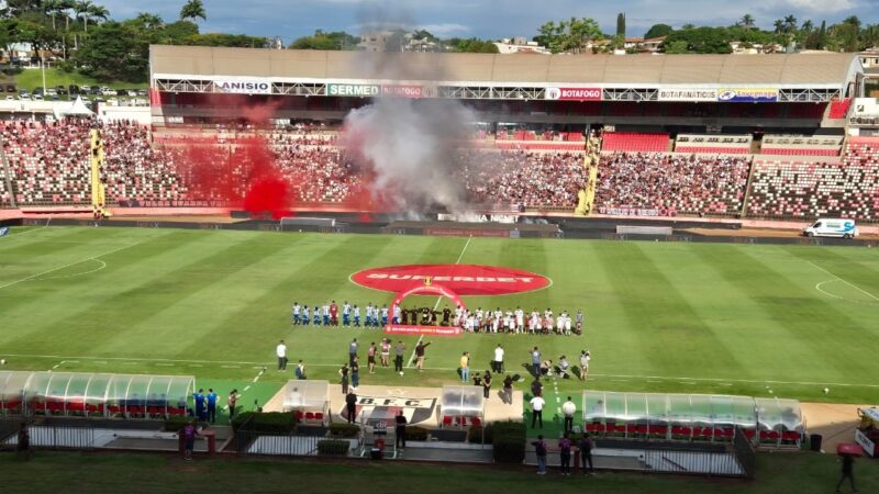 Maior público do Botafogo-SP na Série B termina em vaia após empate sem gols
