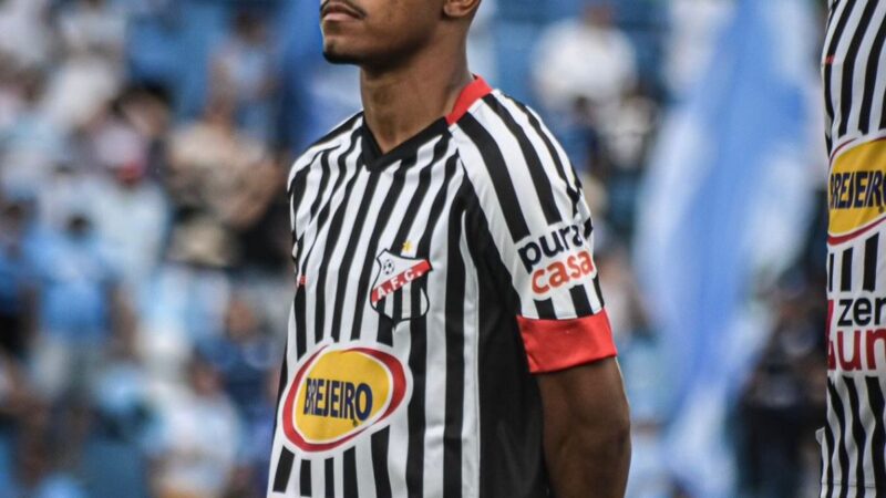 Treze anuncia o atacante Guilherme Brinquedo e encorpa setor ofensivo para 2026