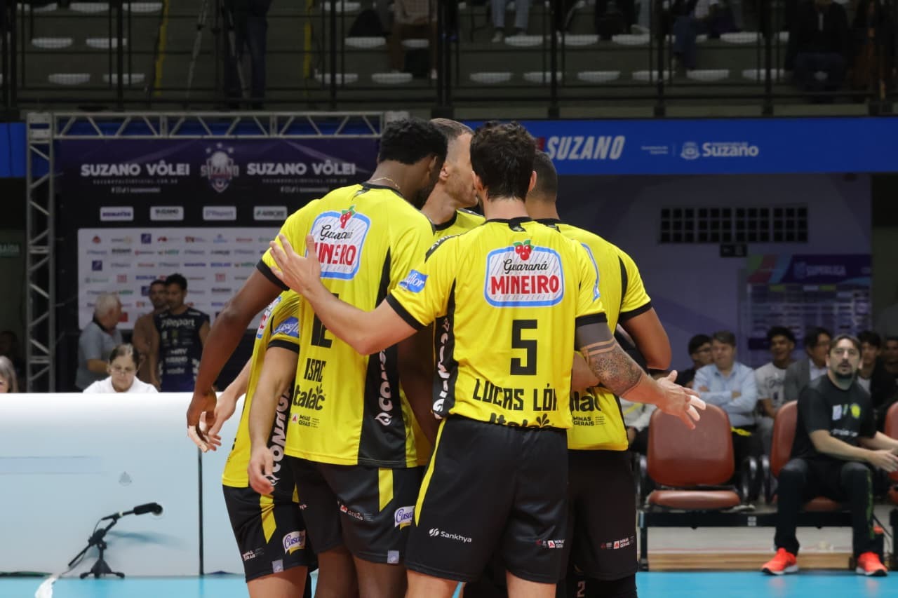 Praia Clube leva susto, mas vence Suzano e mantém liderança da Superliga Masculina