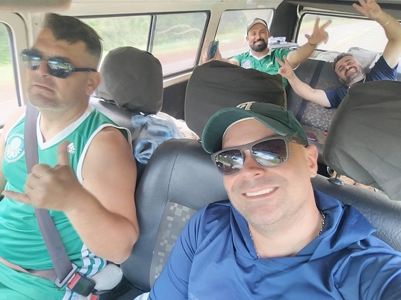 Bolso vazio, vaquinha e até Kombi quebrada: a “Odisseia dos Porcos” até Lima para final da Libertadores