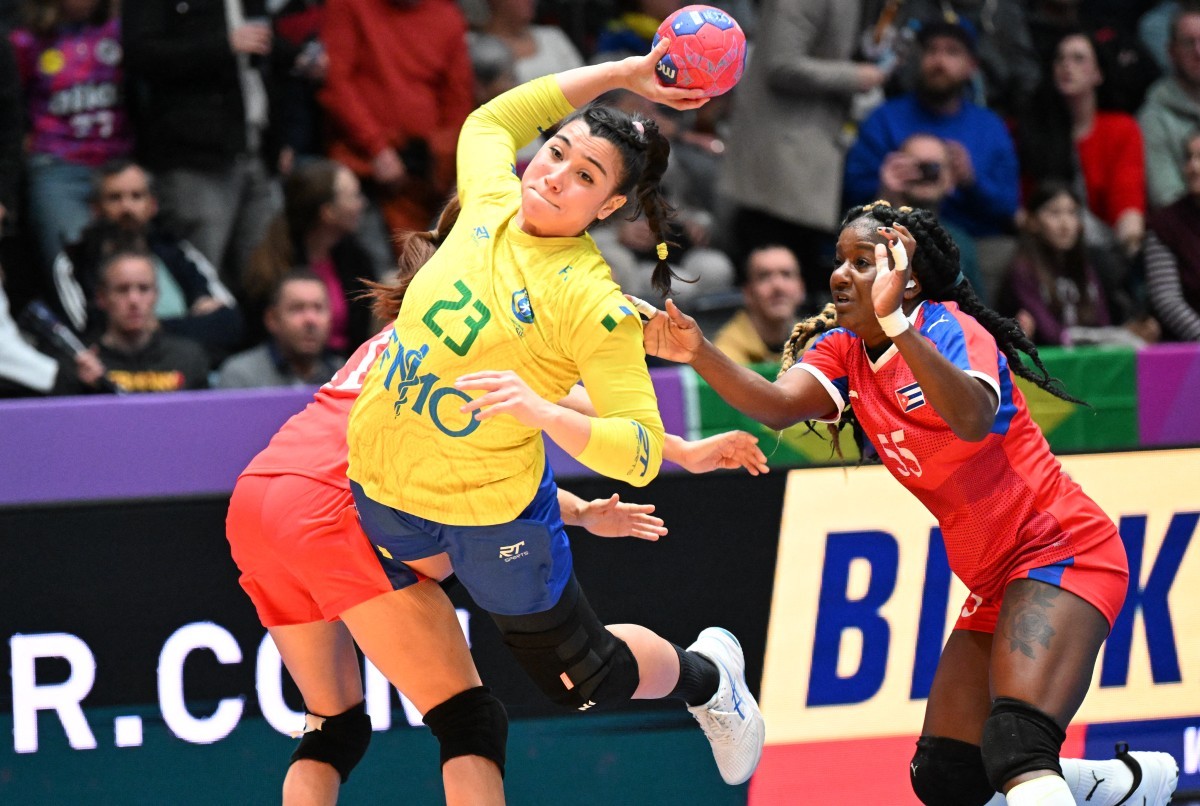 Brasil vence a seleção de Cuba na estreia do Mundial Feminino de Handebol