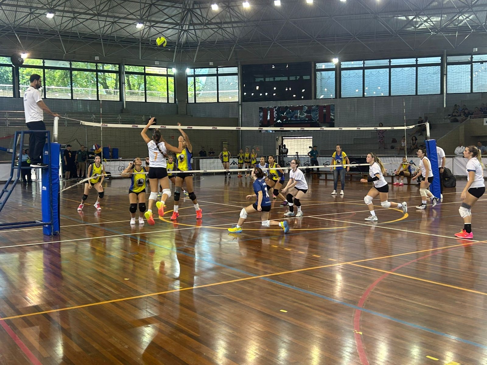 Colégio Universo conquista título inédito da categoria feminino da 9ª Copa TV Tribuna de Vôlei