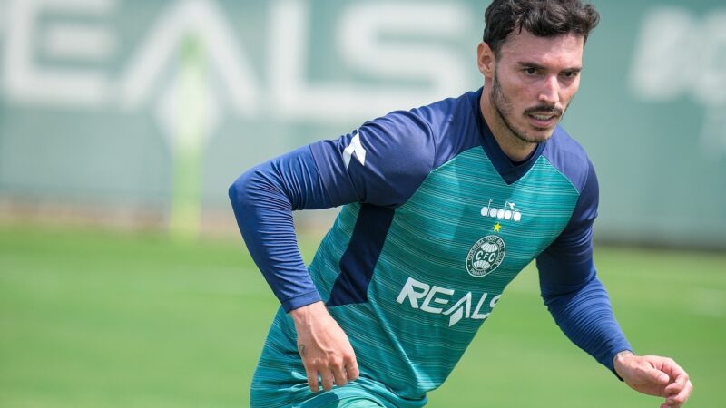 Zeca exalta “abraço” do Coritiba e raízes paranaenses para mais um acesso: “Isso me fortaleceu”