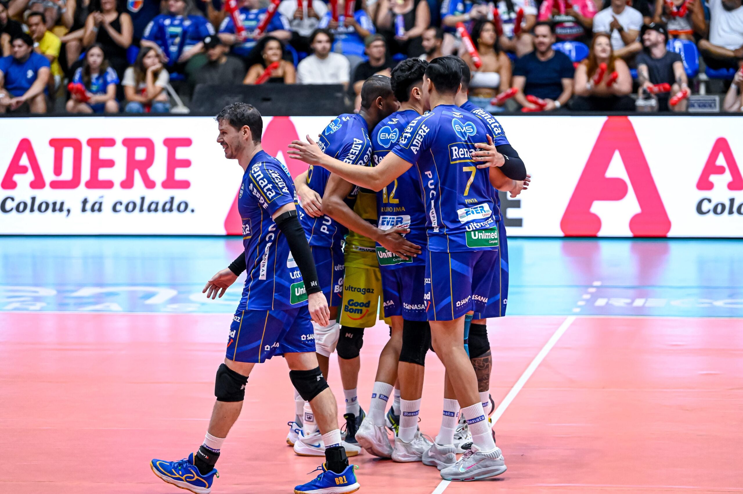 Campinas leva susto, mas vence JF Vôlei e assume liderança da Superliga Masculina