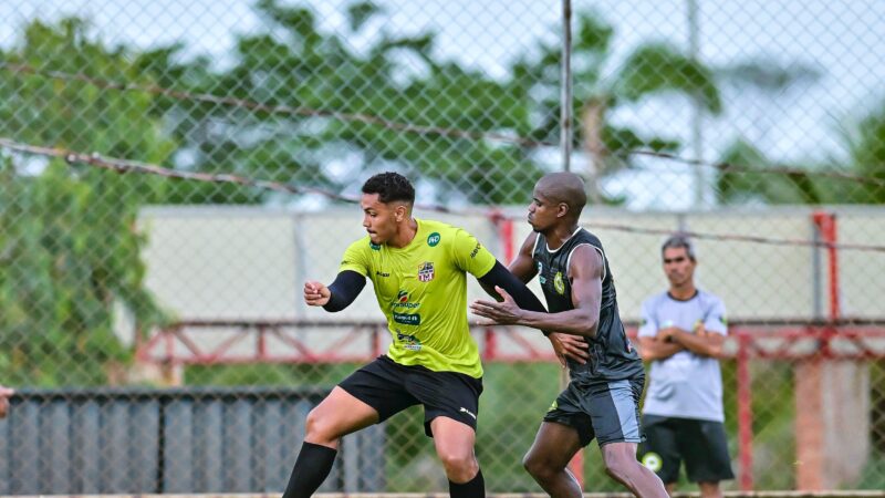 Sandro Resende cita evolução do elenco, vê margem para melhora e elogia Santa Cruz-AC