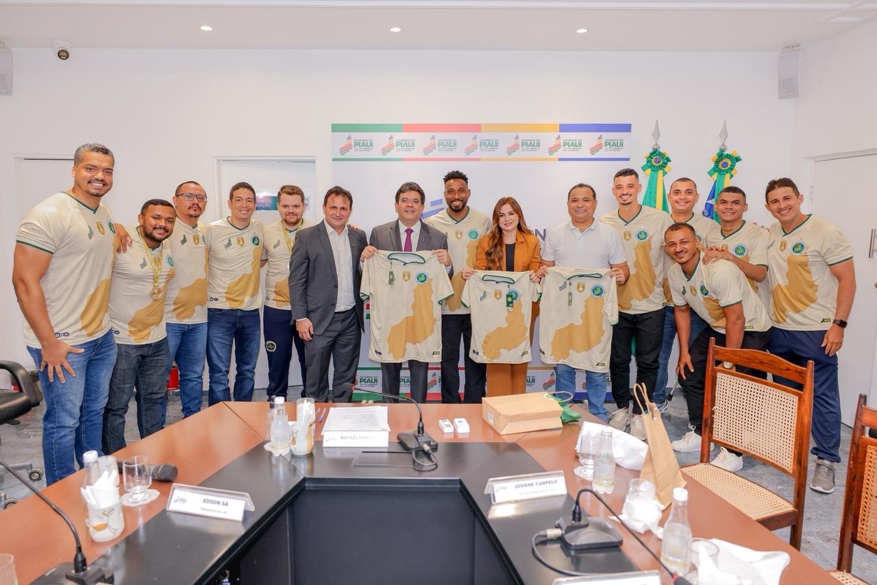 Atlético-PI visita governador do Piauí em comemoração a título do Brasileiro de futsal