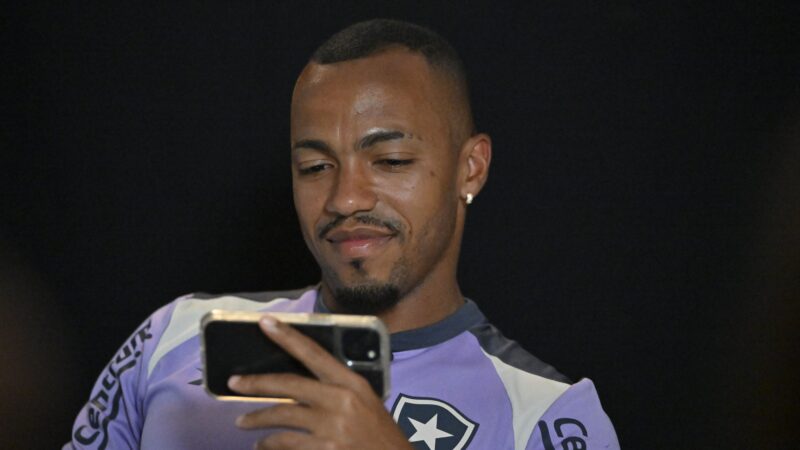 “Decisão de vida”: Marlon Freitas justificou a Textor desejo de deixar o Botafogo em ligação por vídeo
