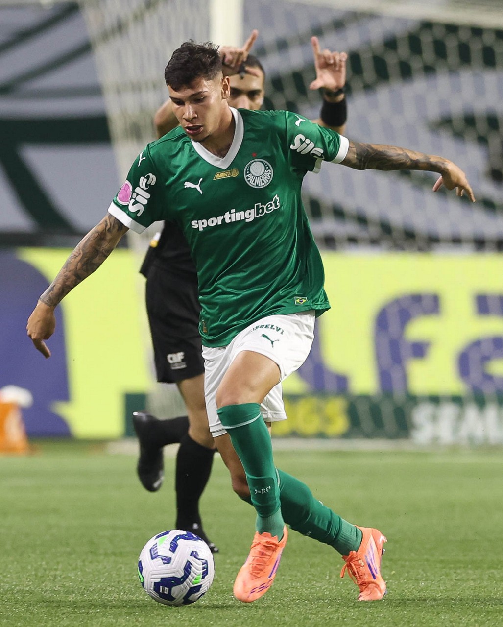 Joia 2026: caçula de “boleiros”, Erick Belé vira sensação no Palmeiras e tem multa de R$ 654 milhões