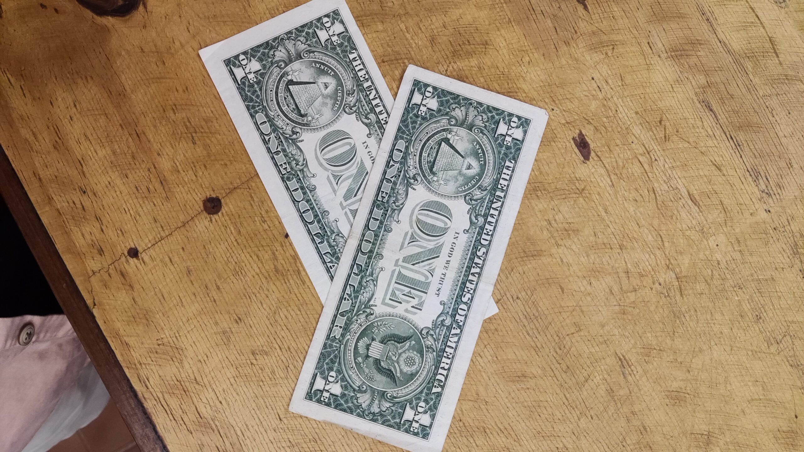 Dólar abre em alta com mercado de olho na ata do Copom e nos dados de emprego dos EUA