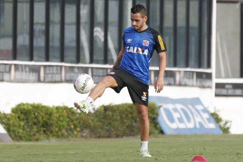 Meia ex-Vasco, Fortaleza e Sport é novo reforço do Chapada-MT