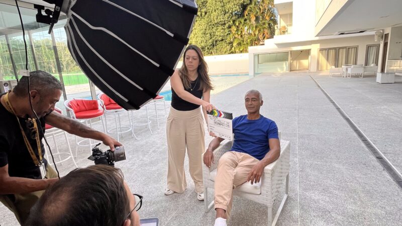 1995: série carrega saudosismo e revela bastidores de rixa entre Romário e Edmundo por funk