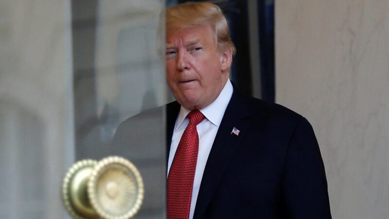 Governo Trump anuncia suspensão programa de vistos por diversidade