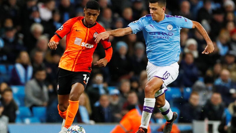 Como foi a carreira de Tetê na Europa após ser vendido pelo Grêmio