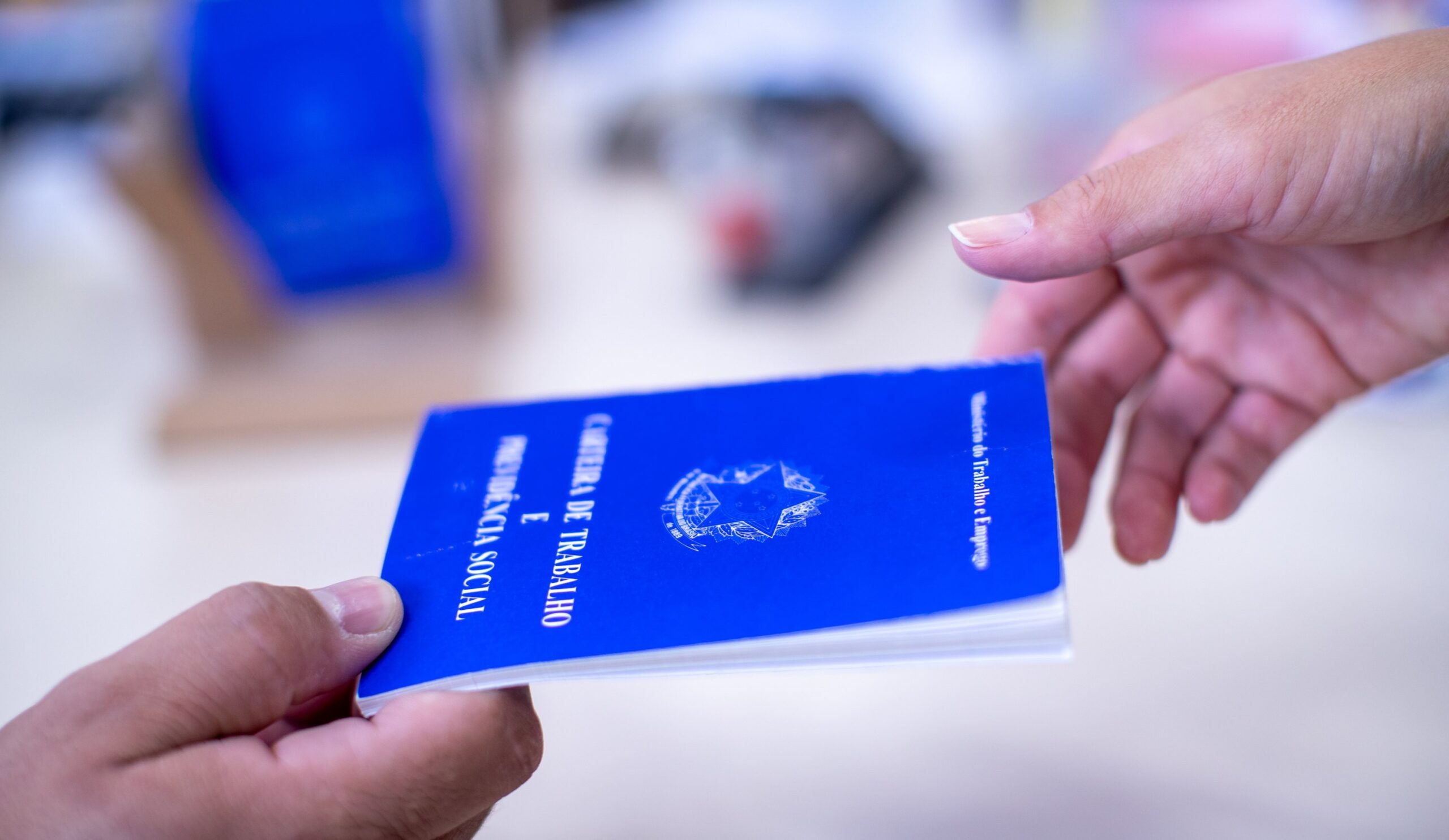 Brasil cria 85,9 mil empregos formais em novembro; com queda de 19,1% frente ao mesmo mês de 2024