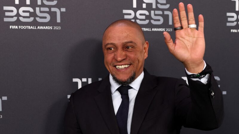 Roberto Carlos explica complicação em cirurgia: “Não tive ataque cardíaco”