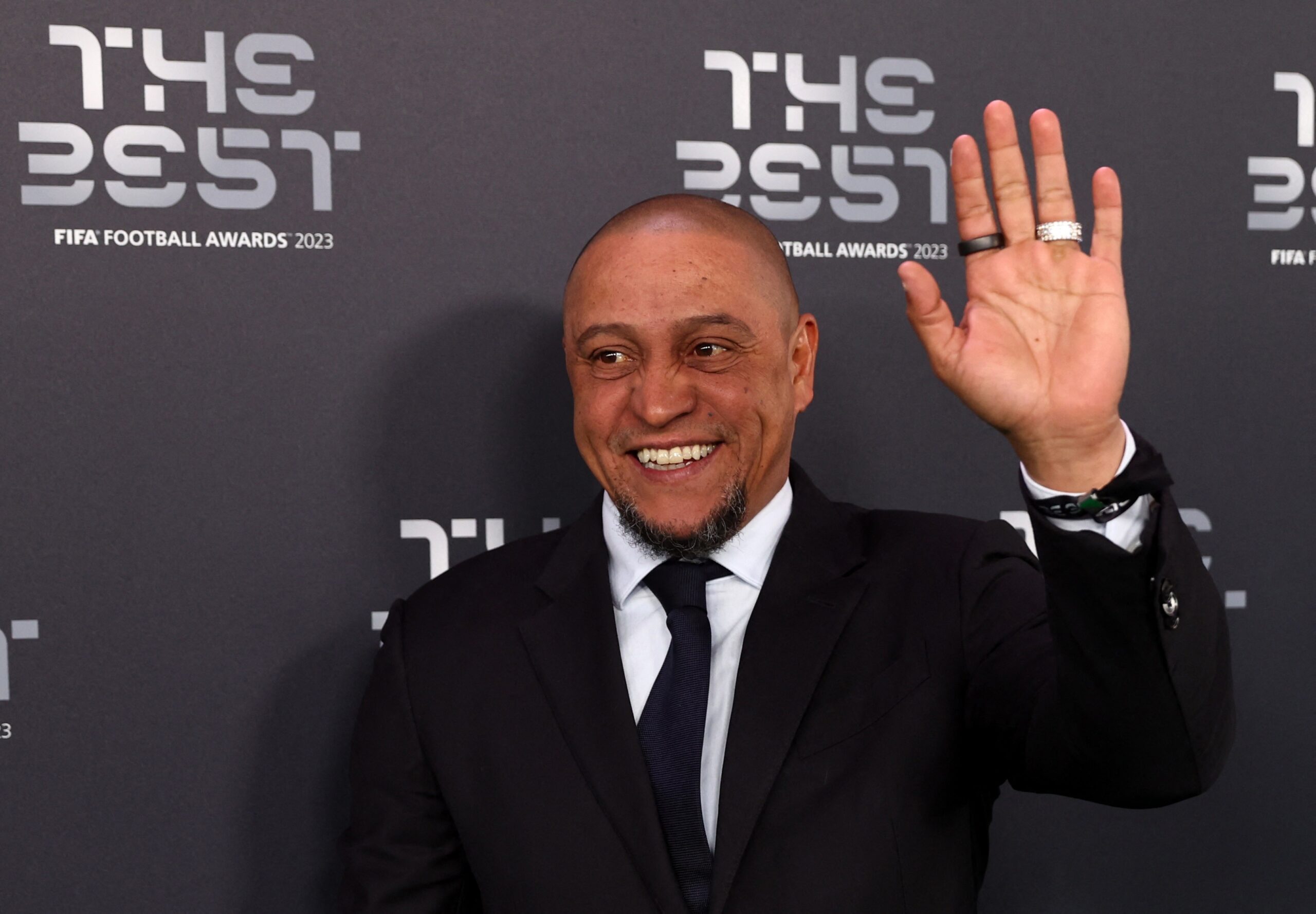 Roberto Carlos explica complicação em cirurgia: “Não tive ataque cardíaco”