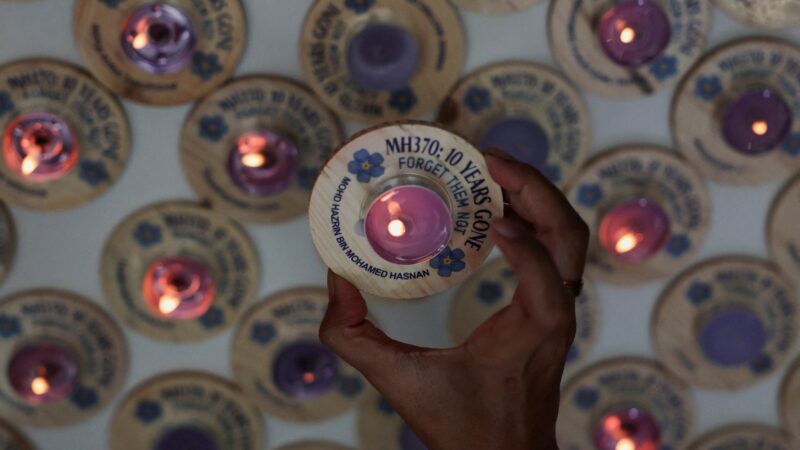 Tribunal de Pequim ordena que a Malaysia Airlines pague indenização às famílias das vítimas do MH370