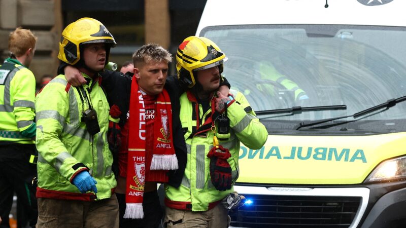 Motorista que atropelou multidão na festa do título do Liverpool é condenado a 21 anos e 6 meses de prisão