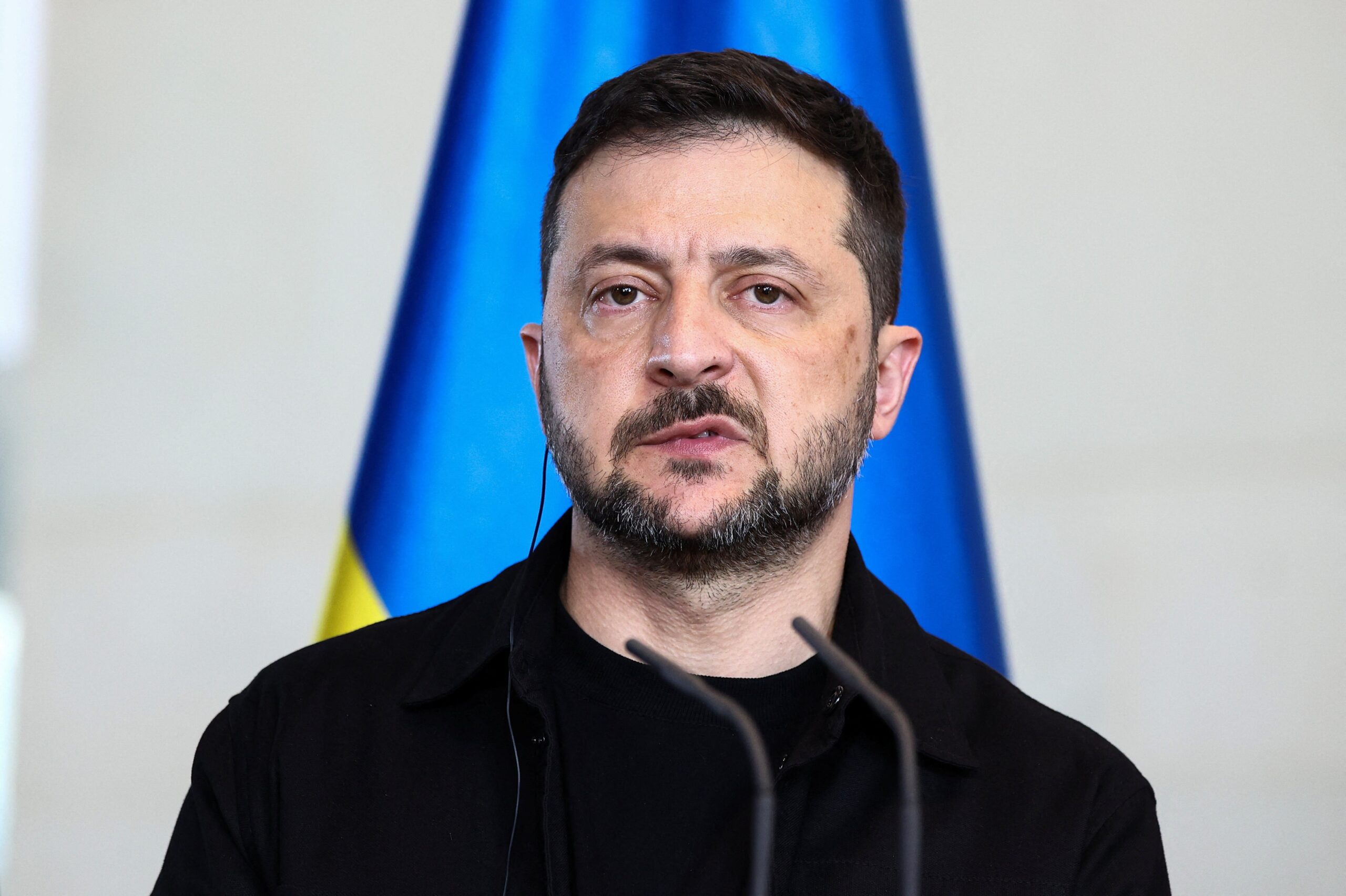 Zelensky admite pela 1ª vez referendo popular para ceder territórios à Rússia