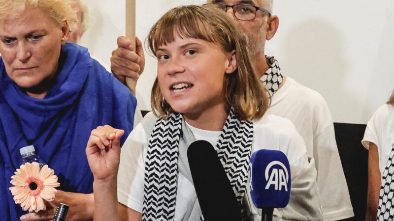 Greta Thunberg é presa em protesto pró-Palestina em Londres, diz grupo de ativistas