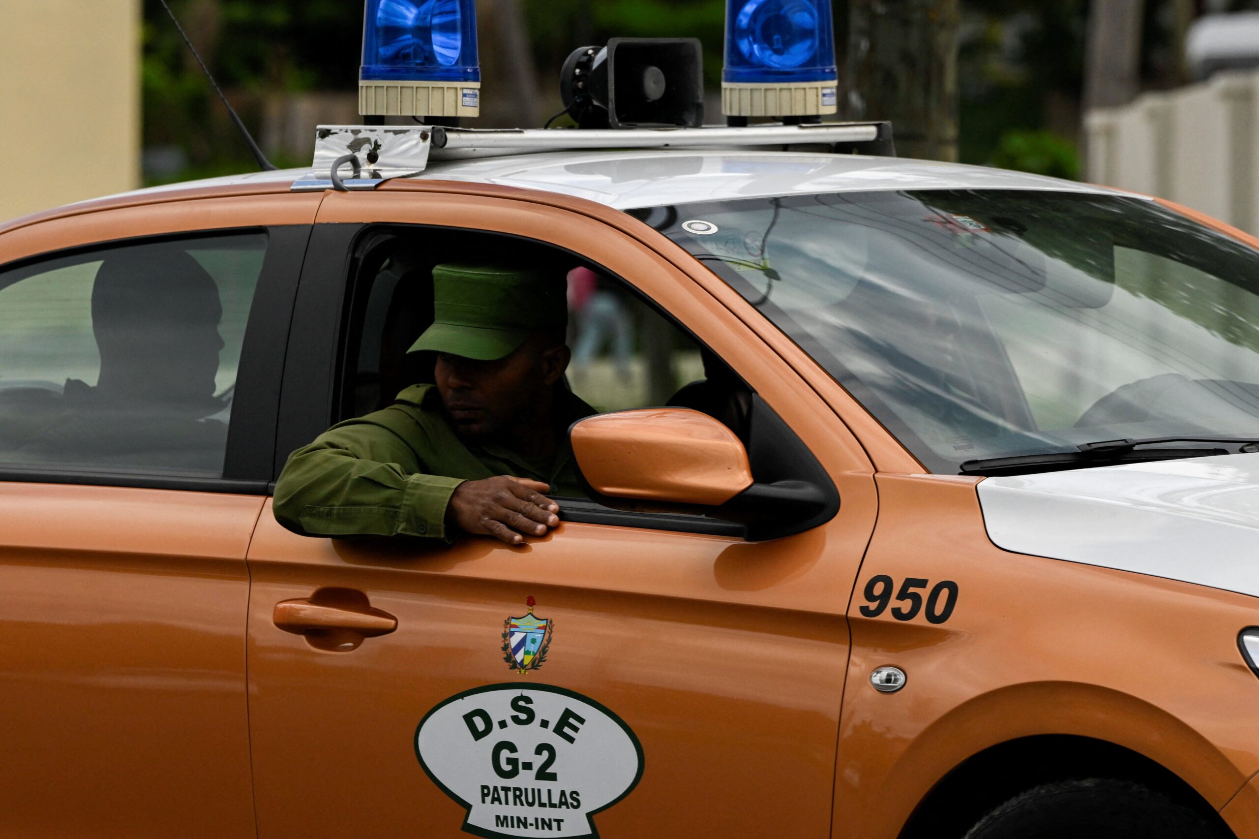 Ex-ministro da Economia de Cuba é condenado à prisão perpétua