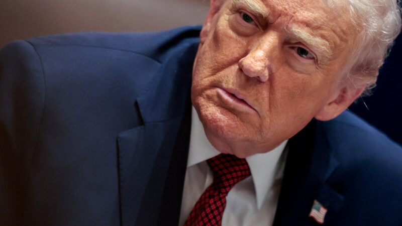 Trump ataca repórteres chamando-as de ‘irritante’ e ‘despreparada’ em entrevista nos EUA