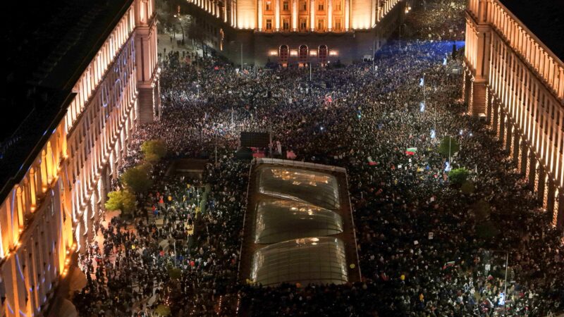 Protestos da Geração Z derrubam mais um governo, desta vez na Bulgária