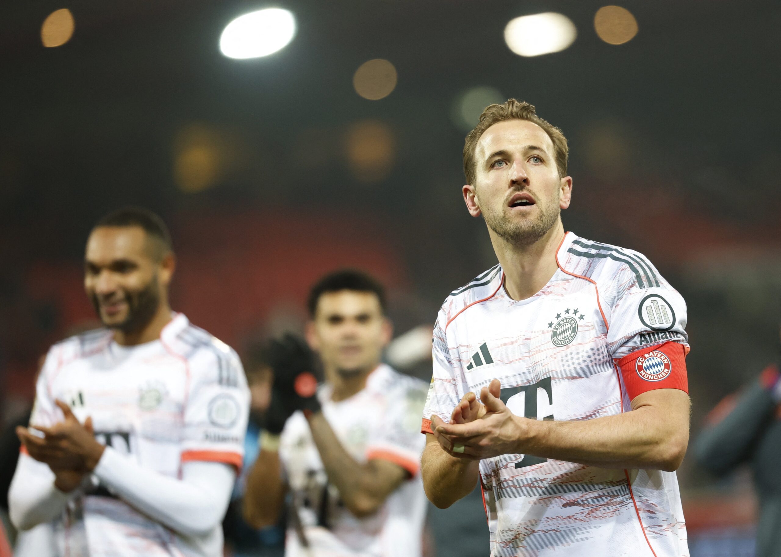 Harry Kane fecha goleada do Bayern e encerra 2025 com 60 gols