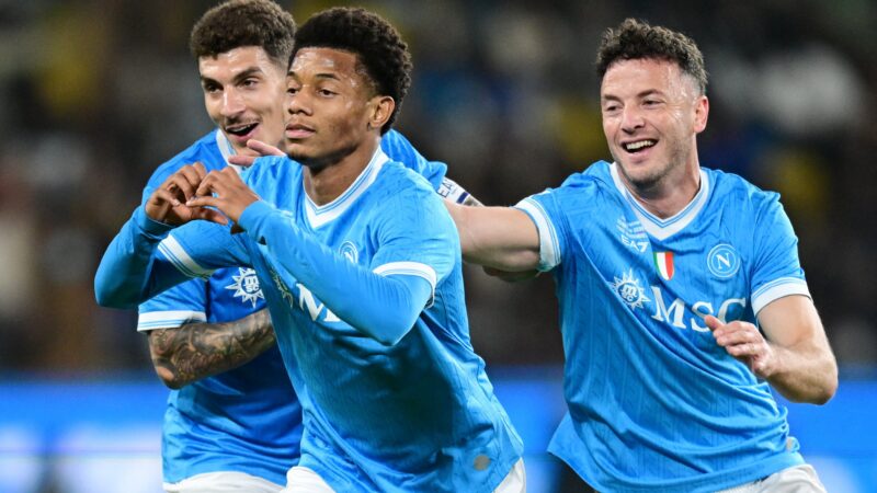 David Neres brilha com dois gols, e Napoli conquista a Supercopa da Itália