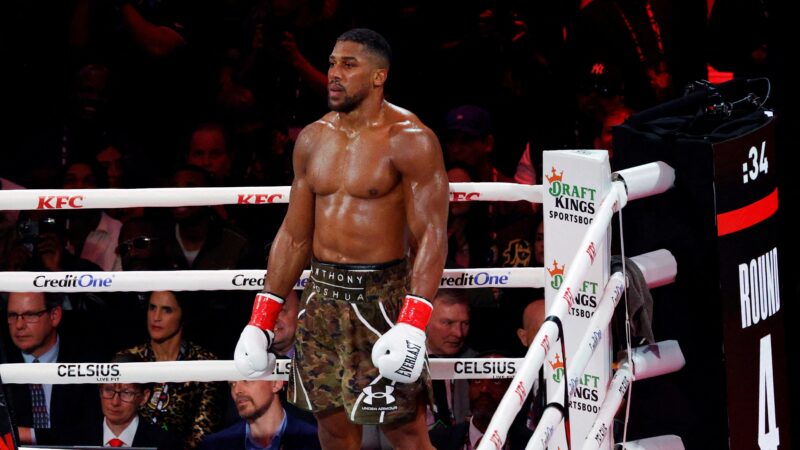Boxeador britânico Anthony Joshua sofre acidente de carro na Nigéria