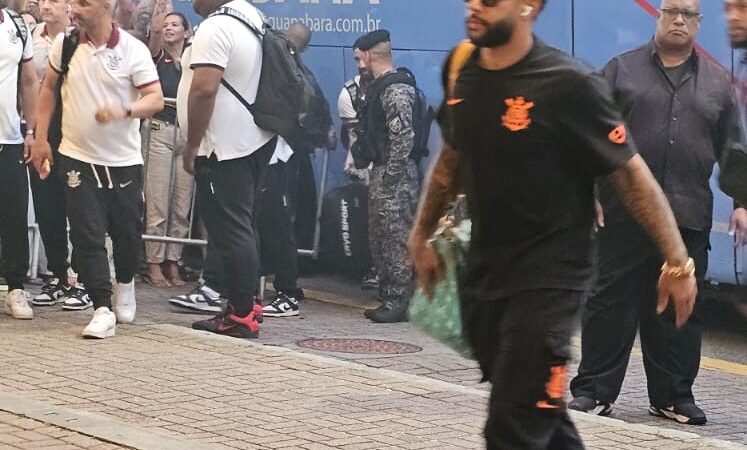 Corinthians repete estratégia da semi e viaja ao Rio com elenco completo; veja relacionados