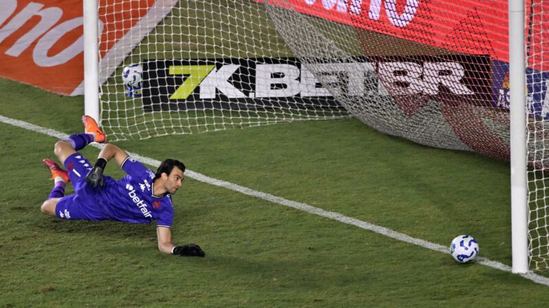 Veja de quais resultados o Vasco precisa nesta quarta para se livrar do risco de rebaixamento