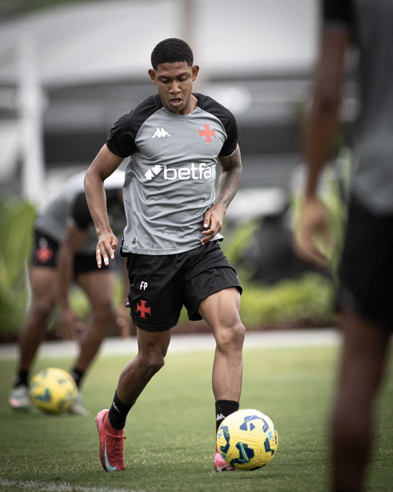 Vasco renova empréstimo de atacante do Nova Iguaçu que deve ser utilizado no Carioca