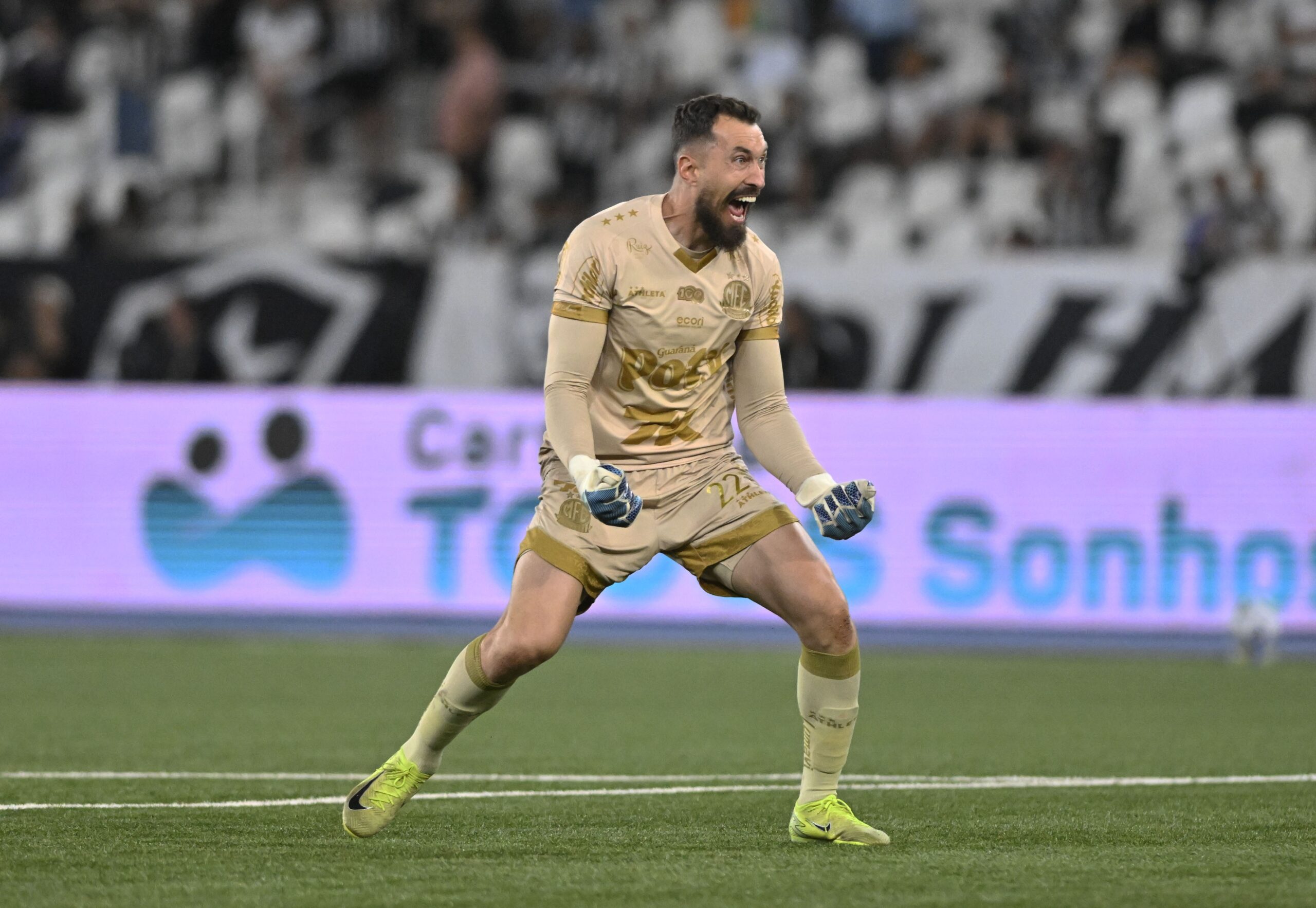 Walter renova com o Mirassol até o fim de 2026