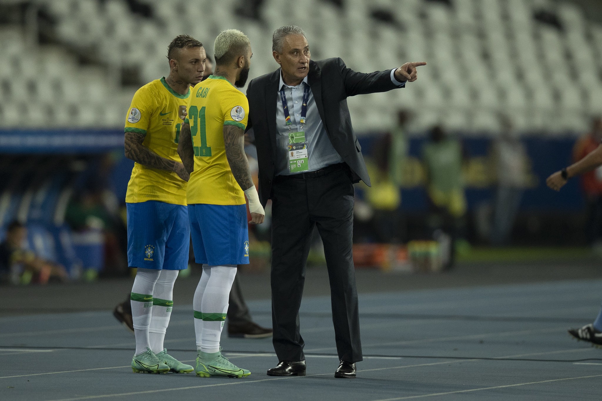 Gabigol abre jogo sobre pênalti perdido no Cruzeiro e evita nova polêmica com Tite: “Nada contra”