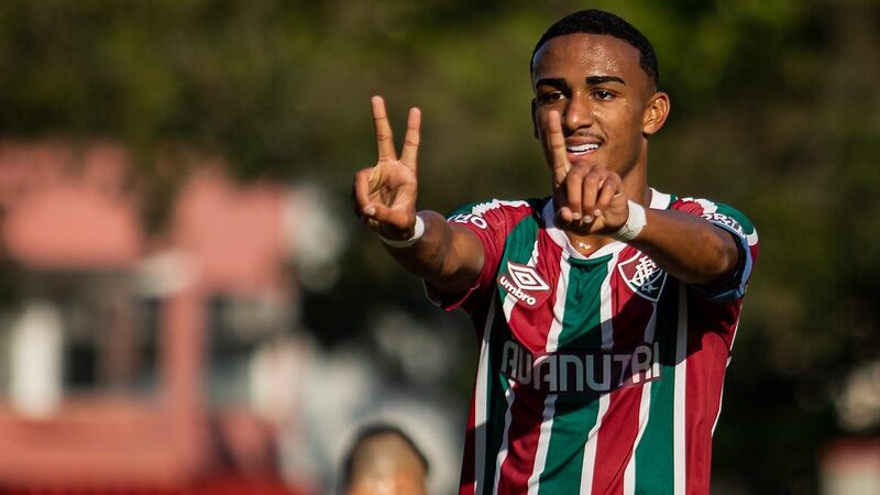 Fluminense empresta zagueiro ao Mirassol após saída de Jemmes