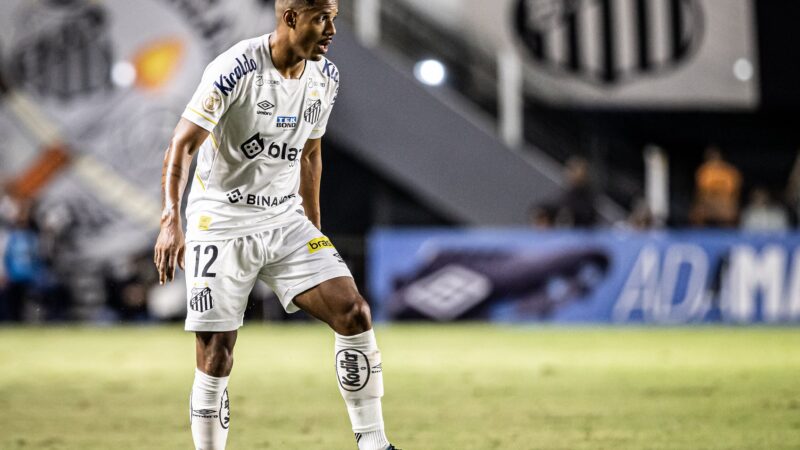 Ex-Santos, vice Paulista e Série A: quem é Gabriel Inocêncio, novo lateral do Botafogo-SP