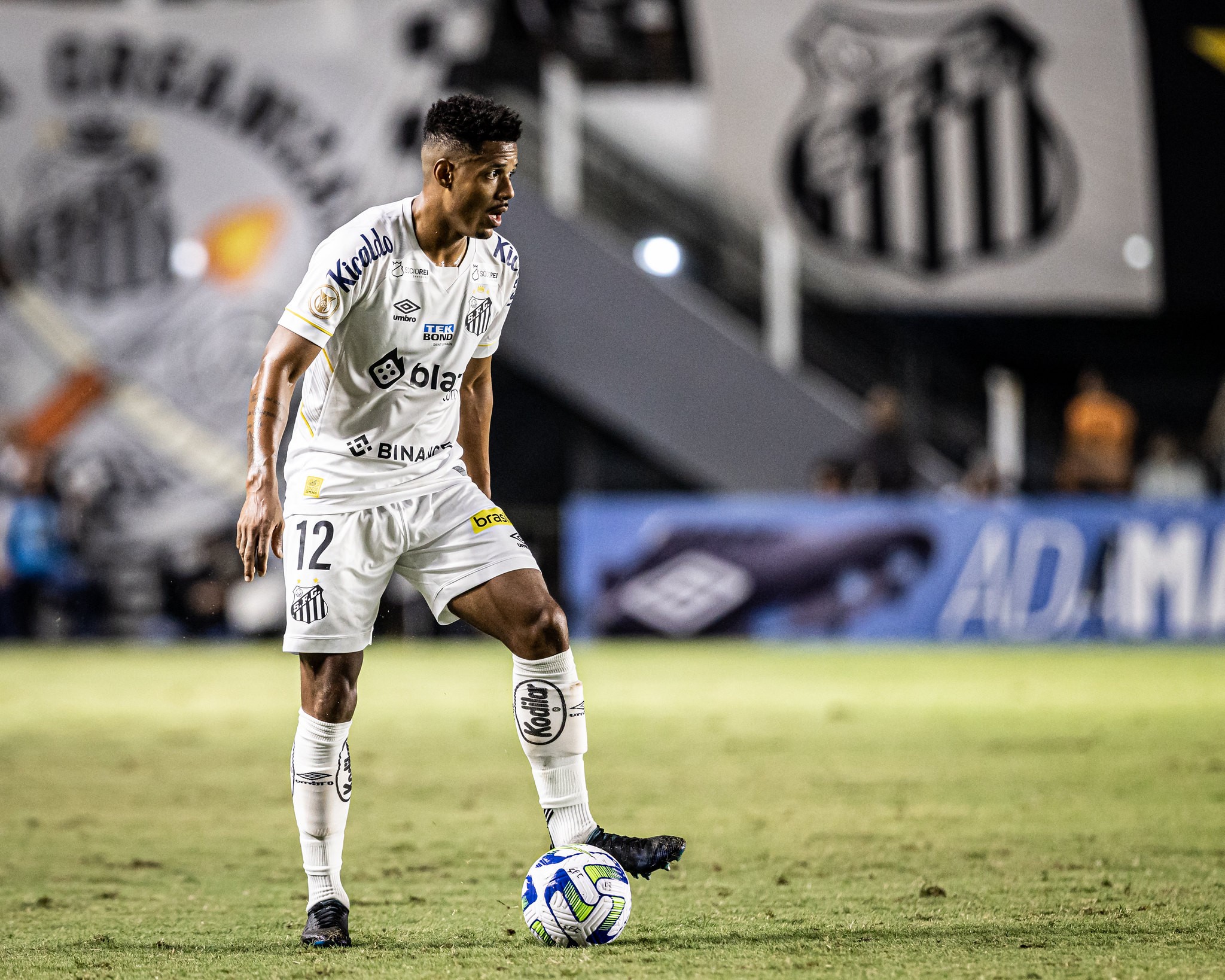 Ex-Santos, vice Paulista e Série A: quem é Gabriel Inocêncio, novo lateral do Botafogo-SP