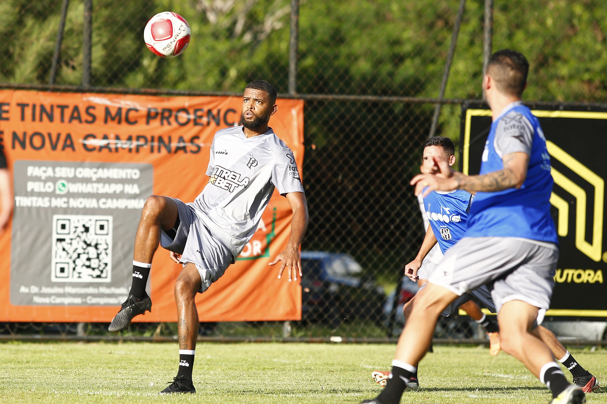 Paysandu anuncia a contratação do zagueiro Castro