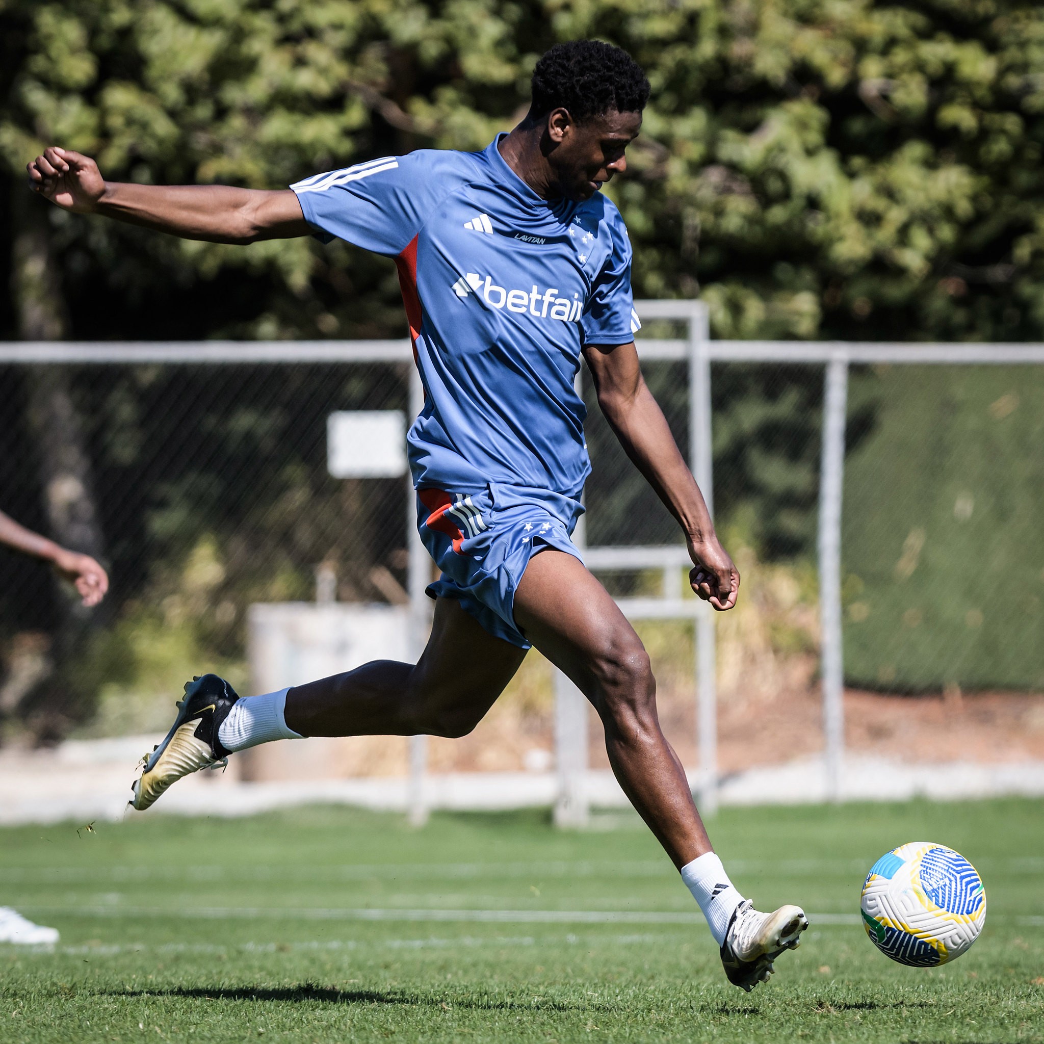 Cruzeiro recebe proposta do Zenit por Jonathan Jesus