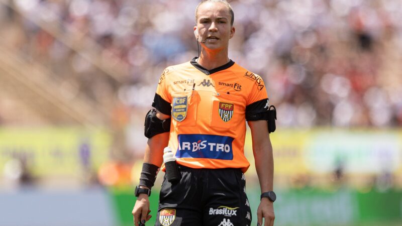 Árbitra pivô de polêmica em clássico fala sobre apitar final do Paulistão Feminino: “Indiferente”