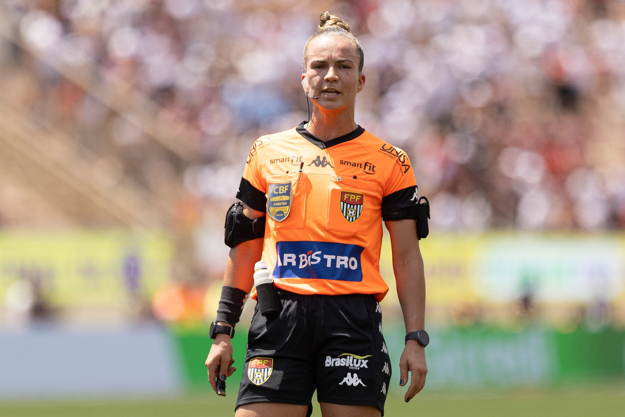 Árbitra pivô de polêmica em clássico fala sobre apitar final do Paulistão Feminino: “Indiferente”